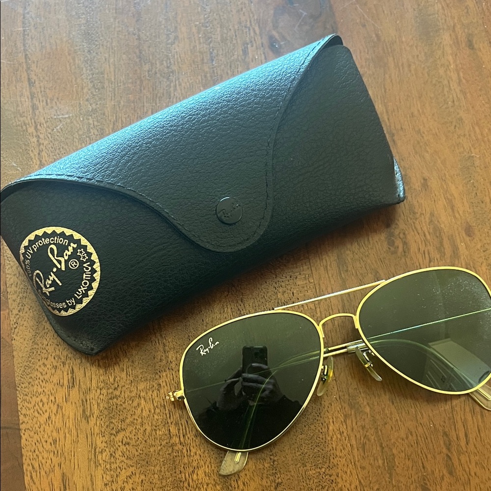 Ray-Ban Gold Frame Aviator Sunglasses with Black Lenses